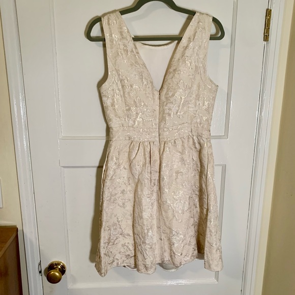 Jennifer Lopez Cream/Gold Fit & Flare Sleeveless Formal Mini Dress - Picture 8 of 8
